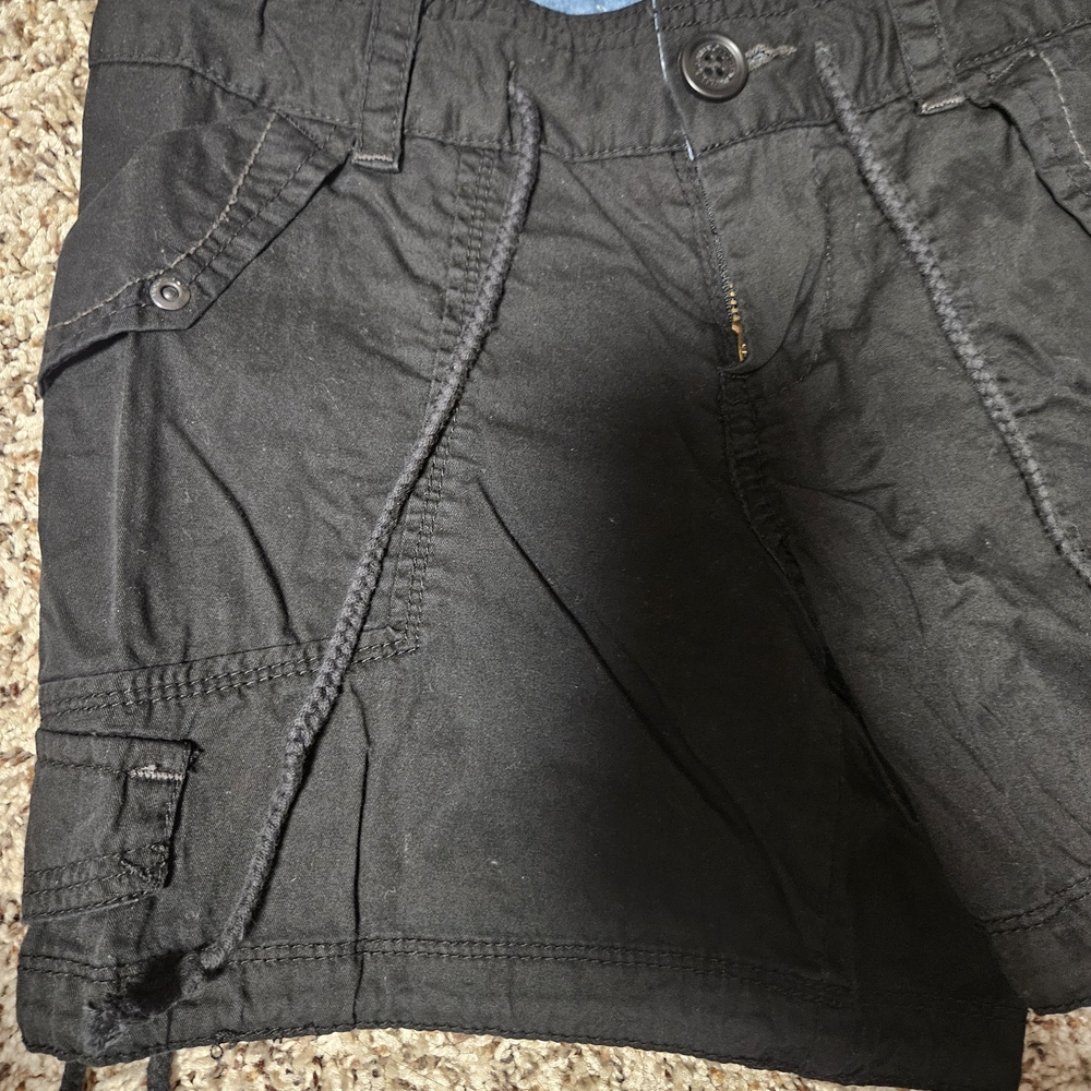 UNIONBAY Black Women's Cargo Shorts - Picture 2 of 8
